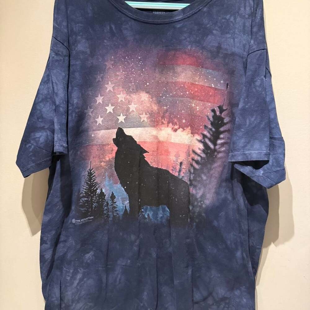 The Mountain USA Wolf Tie-Dye T-Shirt